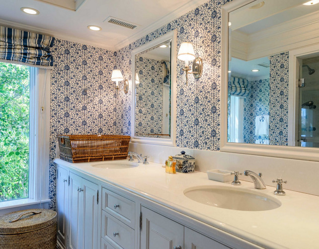 Bathroom. White bathroom with blue and white wallpaper. #Bathroom #Bluewhitedecor #Wallpaper