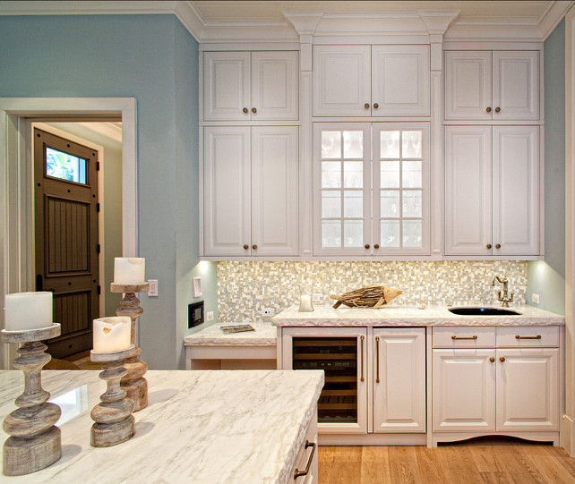 Kitchen Cabinets. White Kitchen Cabinets. Classic Kitchen cabinets.