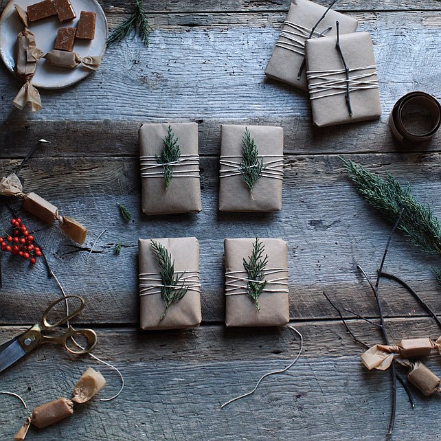 Christmas Gift Wrapping. Simple, natural Christmas Gift Wrapping Ideas. Via Maggie Pate.