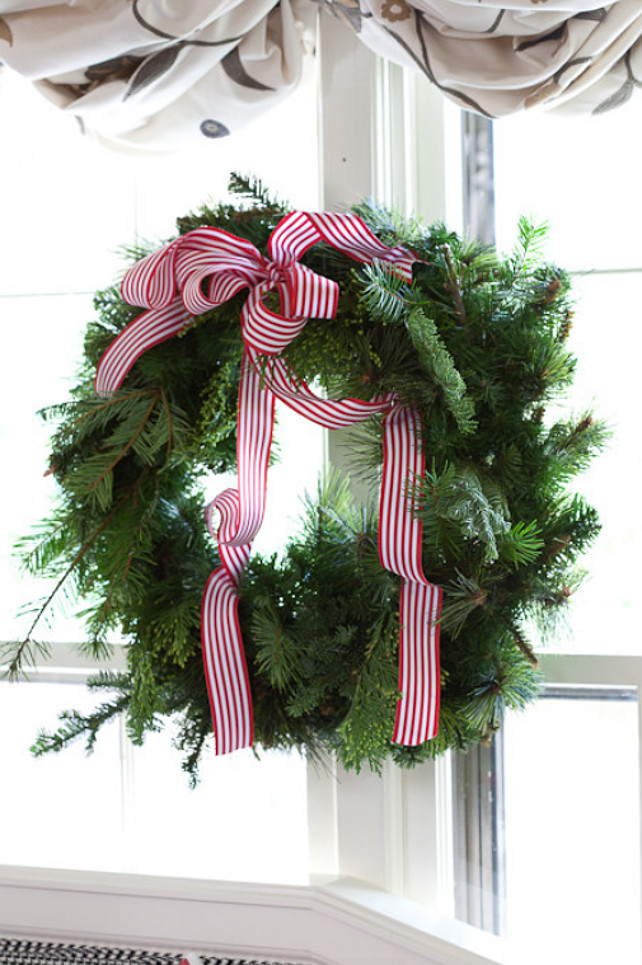 Christmas Wreath. Classic Christmas Wreath. Easy Christmas Wreath Ideas. #Chirstmas #Wreath Tobi Fairley Interior Design.