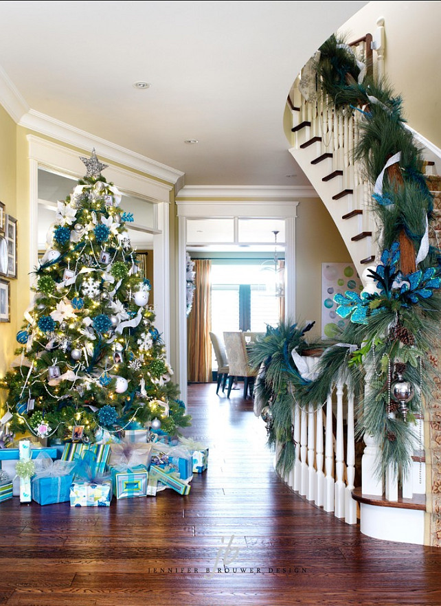 Christmas tree Ideas. #ChristmasTree #ChristmasTreeIdeas #ChristmasTreeDecor Jennifer Brouwer Design Inc.