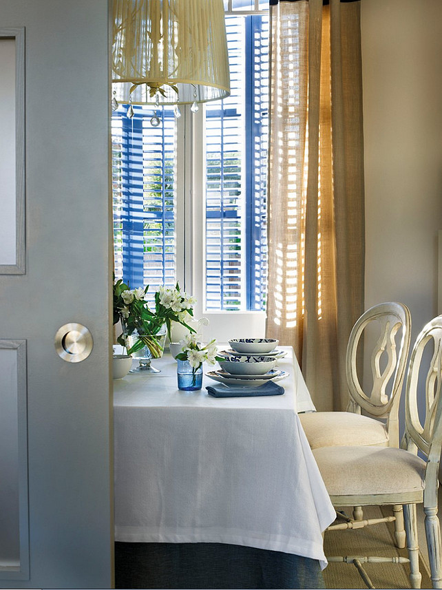 Dining Room Decor Ideas. Blue and White Dining Room Decor. #DiningRoom #BlueandWhiteDecor #BlueandWhiteInteriors