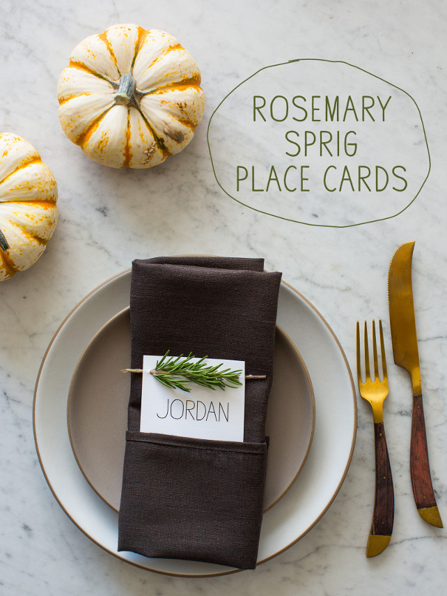 Easy Thanksgiving Place Cards Ideas. DIY Thanksgiving Projects. #ThanksgivingDecor Via Spoon Fork Bacon.