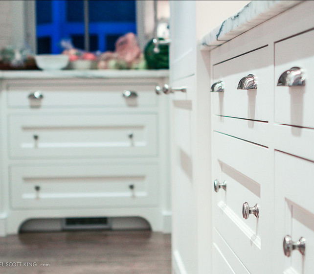 Kitchen Hardware. Kitchen Cabinet Hardware Ideas. #KitchenHardware #CabinetHardwareIdeas.