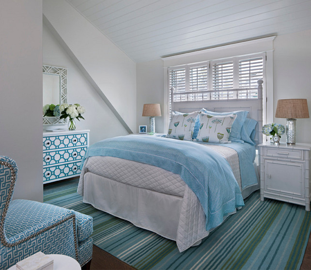 Turquoise. Bedroom with white and turquoise decor. #Turquoise #Bedroom #TurquoiseDecor Designed by Cottage Company Interiors.