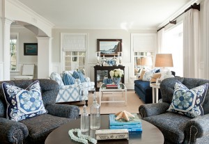 Beach House with Classic Coastal Interiors - Home Bunch Interior Design ...