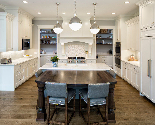 Shingle Style Home with Casual Coastal Interiors - Home Bunch Interior ...