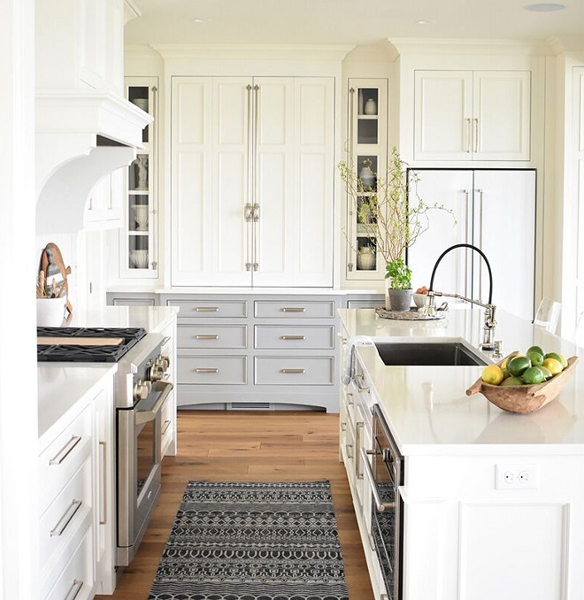 Nantucket-Inspired White Kitchen Design - Home Bunch Interior Design Ideas