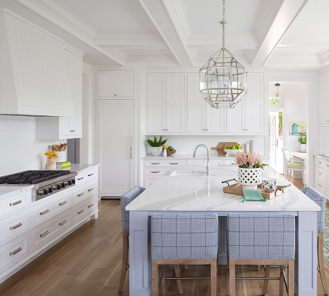 Hamptons-Inspired Home with Coastal Colors - Home Bunch Interior Design ...