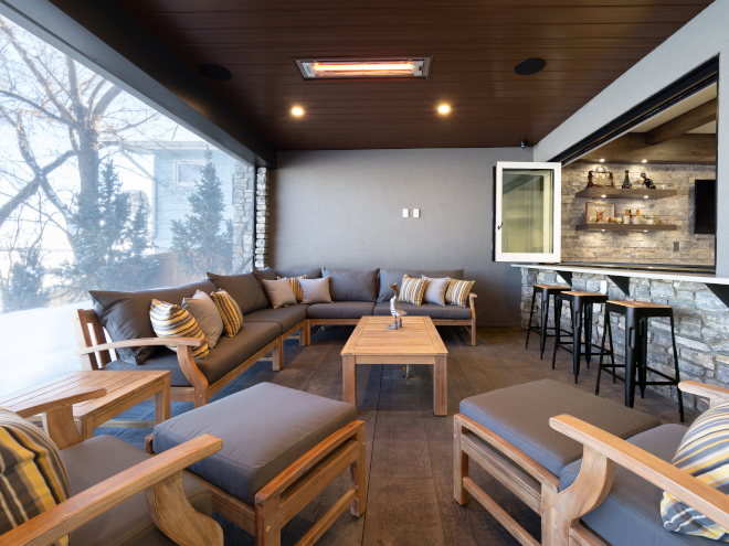 Covered patio features automatic retractable screens and recessed heaters Covered patio features automatic retractable screens and recessed heaters #Coveredpatio #retractablescreens #recessedheaters