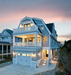 Narrow Lot Beach House - Home Bunch Interior Design Ideas