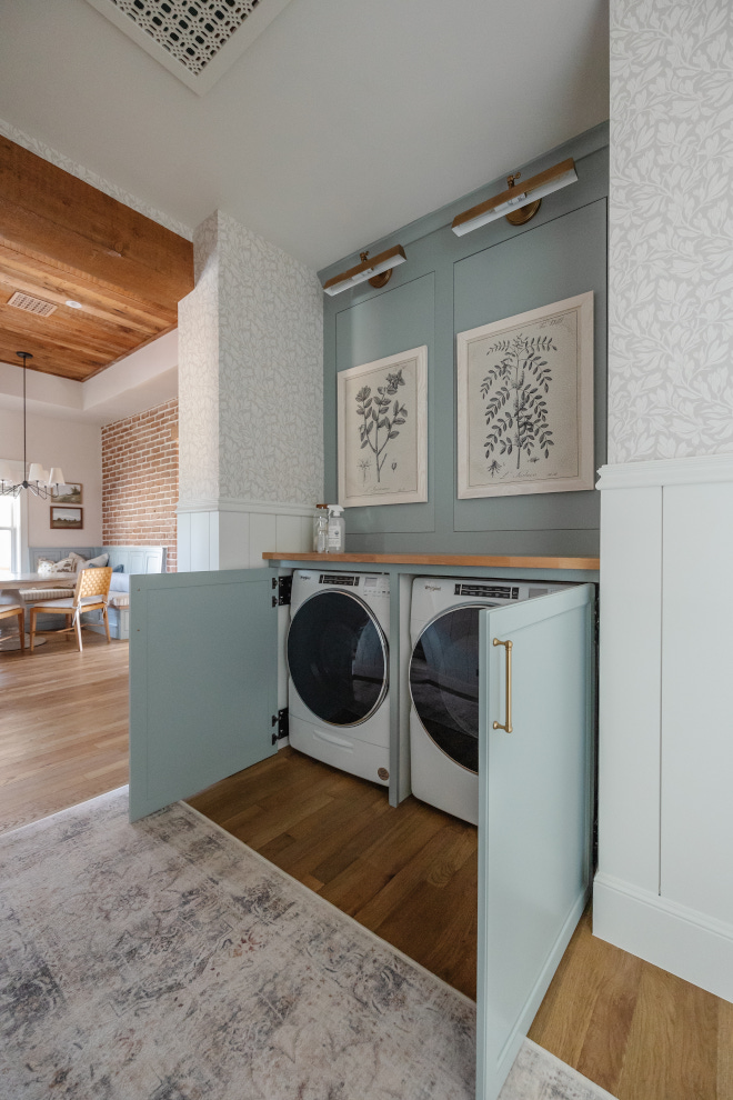 Built-in conceal the washer and dryer Built-ins with Doors to Hide Washer and Dryer Built-in conceal the washer and dryer Built-ins with Doors to Hide Washer and Dryer #Builtin #concealwasheranddryer #BuiltinswithDoors #HideWasherandDryer