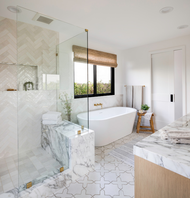 Bathroom Tile The combination of white marble Spanish pattern floor tiles and herringbone wall tiles created a modern Spanish aesthetic Bathroom Tile The combination of white marble Spanish pattern floor tiles and herringbone wall tiles created a modern Spanish aesthetic #bathroom #tile #bathroomtile