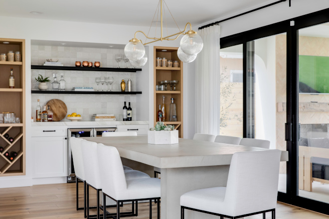 While the dining room remained in its original location, it underwent extensive reworking to seamlessly integrate with the newly positioned kitchen #diningroom