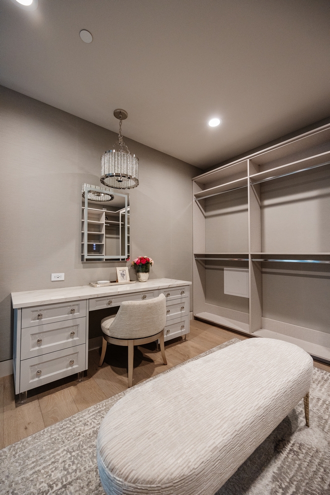 Walk in closet with built in vanity desk Walk in closet with built in vanity desk Walk in closet with built in vanity desk #Walkincloset #builtin #vanitydesk