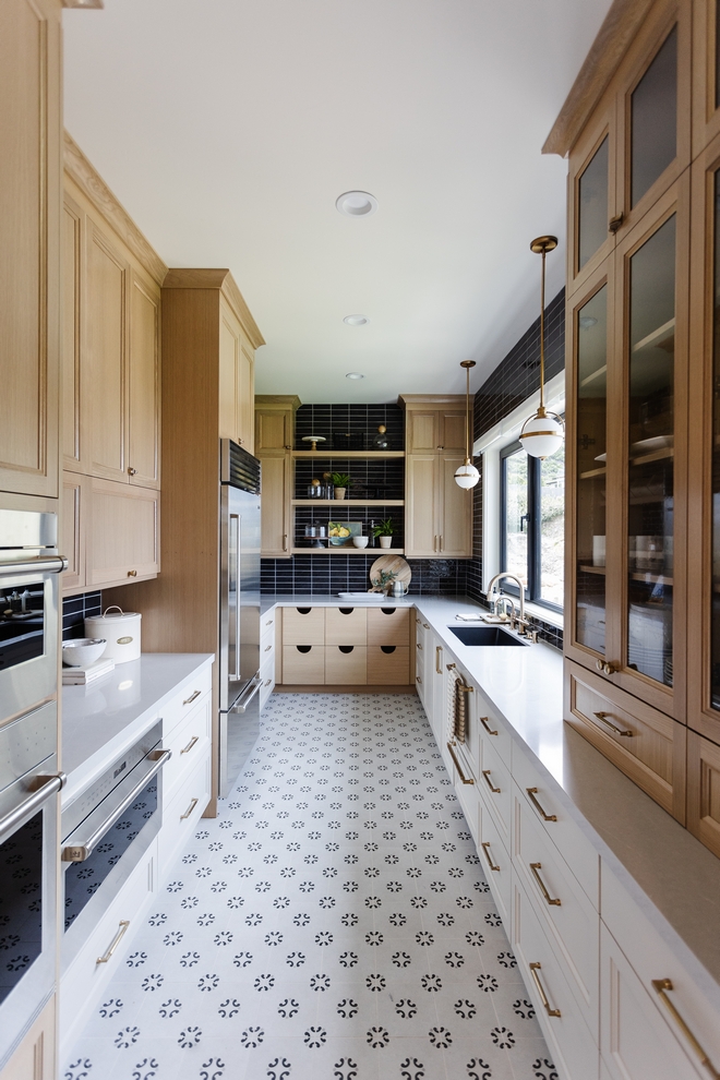 Two-toned pantry white oak cabinet with white lower cabinets Two-toned pantry white oak cabinet with white lower cabinets Two-toned pantry white oak cabinet with white lower cabinets Two-toned pantry white oak cabinet with white lower cabinets Two-toned pantry white oak cabinet with white lower cabinets Two-toned pantry white oak cabinet with white lower cabinets #Twotoned #pantry #whiteoak #cabinet #whitecabniet #lowercabinet