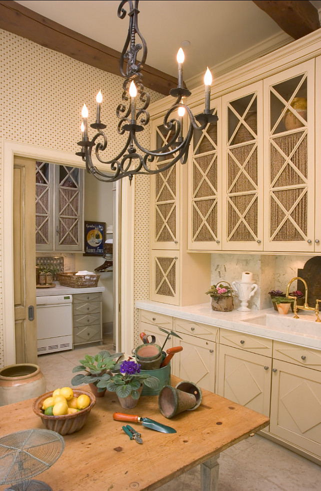 House & Home - 70 Kitchen Vent Hood Ideas For Your Next Reno