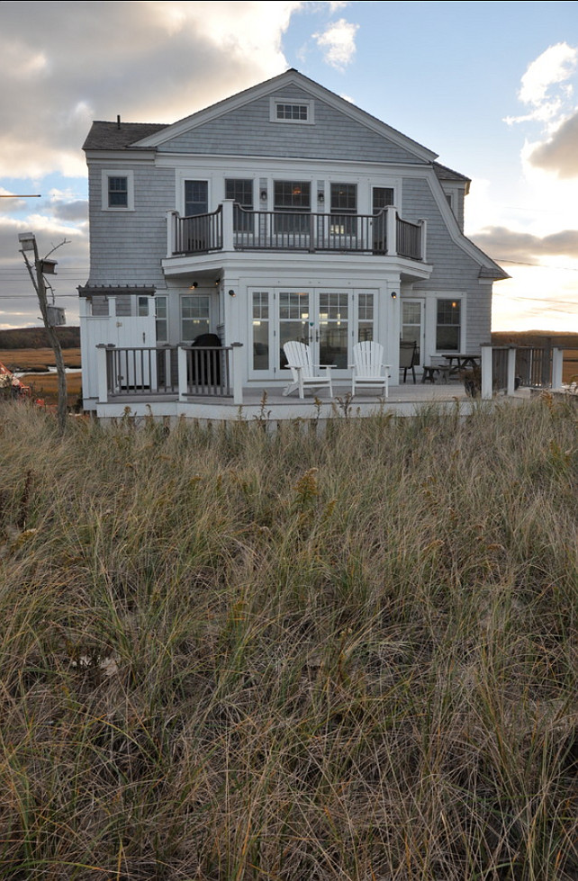 Beach Cottage with inspiring coastal interiors and coastal decor. #CoastalInteriors #CoastalDecor