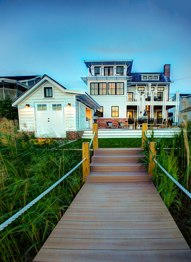 Beach House. Modern Beach House Design. #BeachHouseDesign