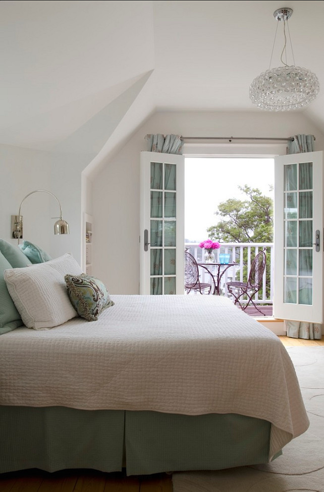 Bedroom Design. Beautiful bedroom with seafoam bedding. #Bedroom #Bedding #Seafoam OLSON LEWIS + Architects.