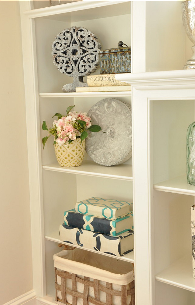 Built-in Decor Ideas. Built-in vignette. #BuiltinDecor #Decor #HomeDecor #vignette