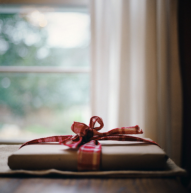 Christmas Gift Wrapping Ideas. Via Bread & Olives.