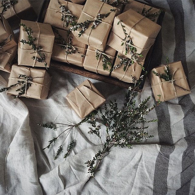 Christmas Gift Wrapping Ideas. #ChristmasGiftWrapping Via Bread & Olives.