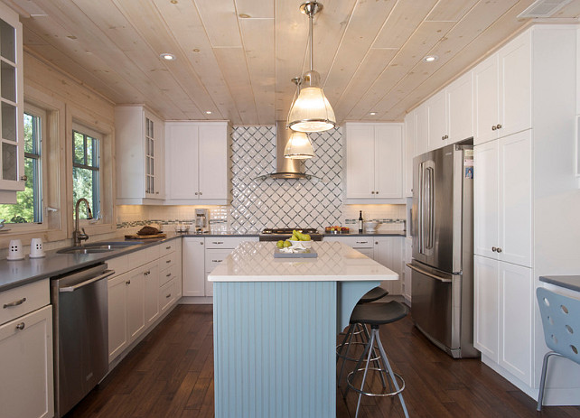 Cottage Kitchen Ideas. Small kitchen design- perfect for cottage. #KitchenDesign #SmallKitchen #CottageKitchen