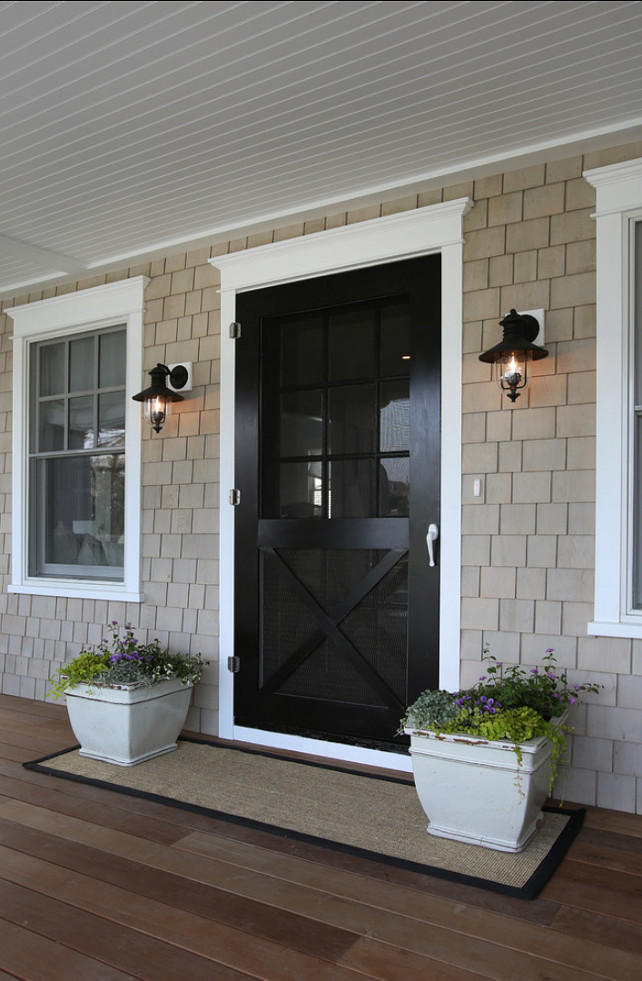 Door. Front Door Ideas. Front entry Design Ideas. Beutiful front entry and front door painted in black. #Entry #FrontEntry #Door #FrontDoor