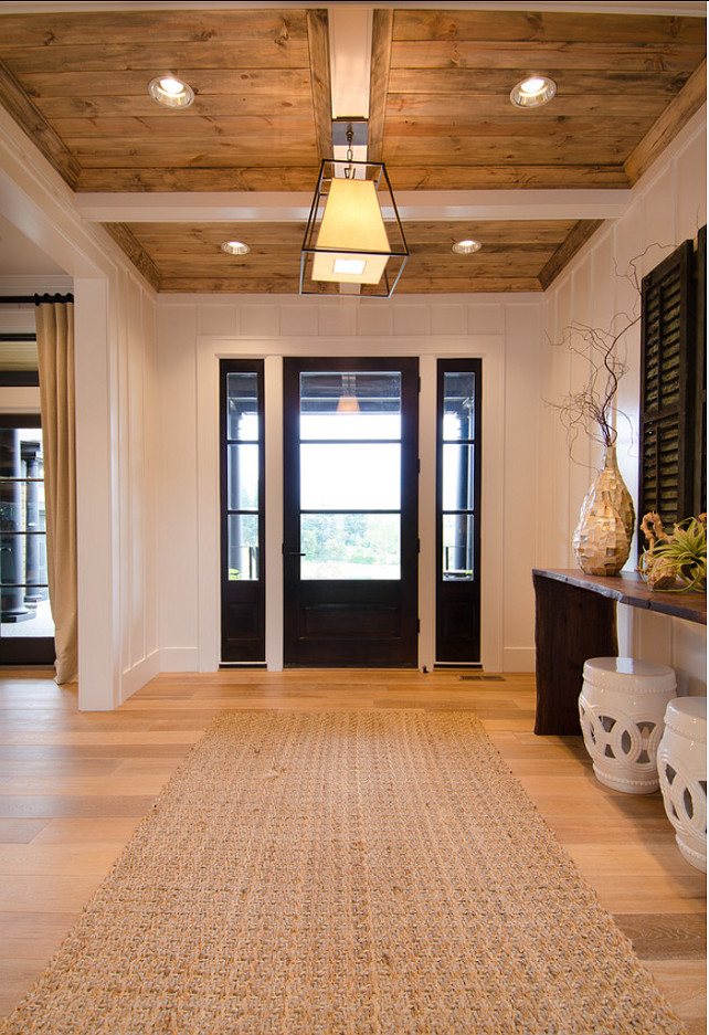 Entryway. Transitional Entryway Ideas. #Entryway #TransitionalInteriors