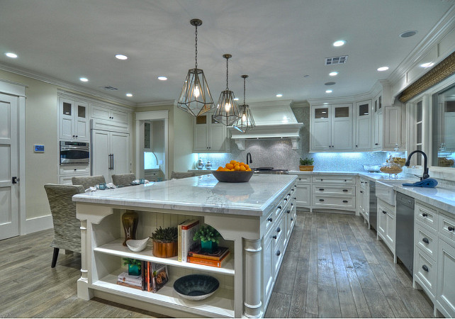 Kitchen Design. White Kitchen. The marble slabs in this kitchen are called "Calacutta Premium". #WhiteKitchen #KitchenDesign #KitchenIdeas