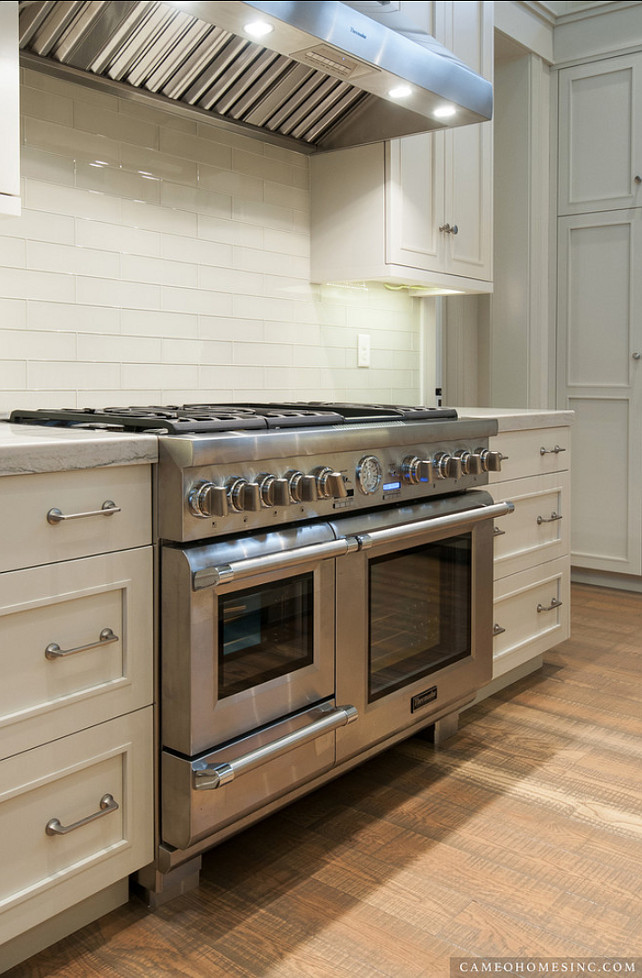 Kitchen Ideas. Kitchen Range, Kitchen Backsplash, Kitchen Countertop and Kitchen Cabinets. #Kitchen Cameo Homes Inc.