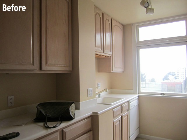 Kitchen Reno Ideas. Before This apartment rental kitchen get an easy reno! Love the results! #KitchenReno #ApartmentRenos #ApartmentKitchen Designed by Chez Vous Home Interiors.