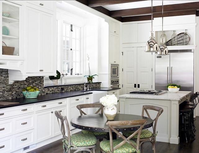 Kitchen. White Kitchen. Transitional White Kitchen Design. #WhiteKitchen #TransitionalKitchen #KitchenDesign Designed by Brian Watford ID.