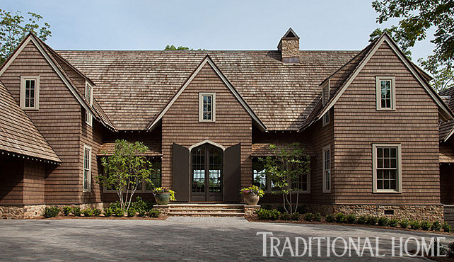 Lake House with Rustic Interiors. Beautiful Lake house with rustic interiors. #LakeHOuse #RusticInteriors