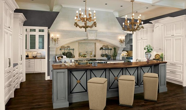 Florida Beach House Kitchen - Home Bunch Interior Design Ideas