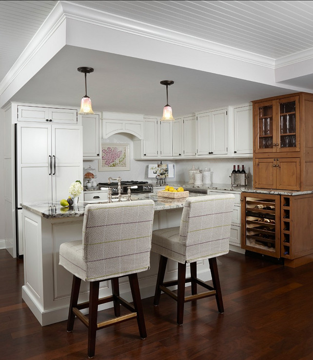 Small Kitchen Design. Small White Kitchen Ideas. Small kitchen with white cabinets. #SmallKitchen #SmallWhiteKitchenDesign #SmallKitchenDesign Designed by Cottage Company Interiors.