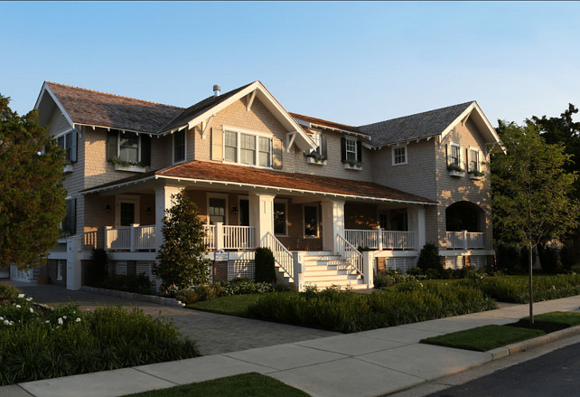 Traditional Home Architecture. Beautiful traditional 1900's beach house. #TraditionalHome #TraditionalHomeArchitecture