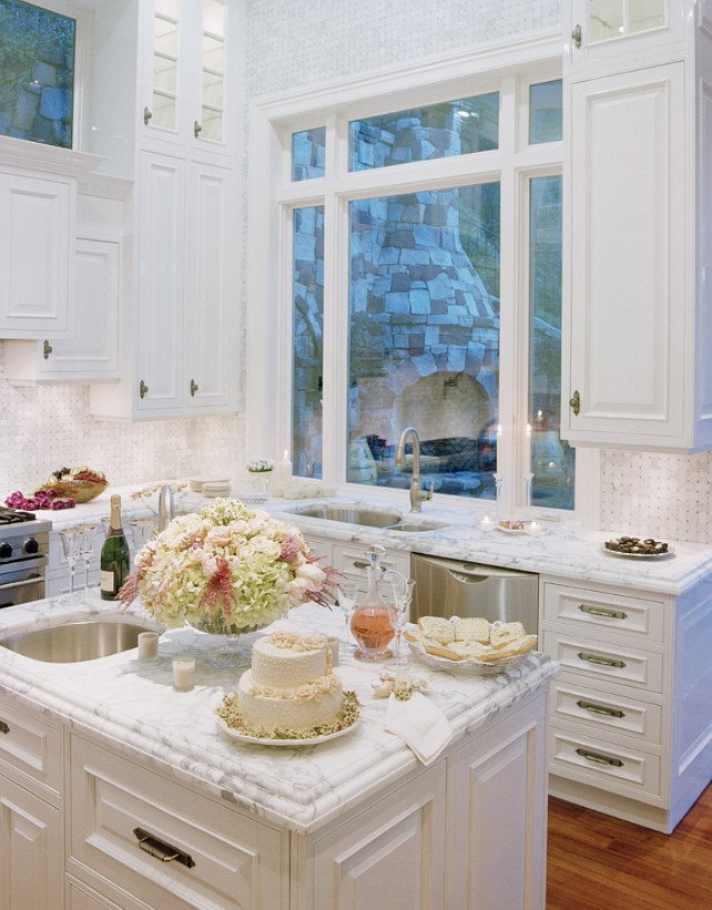 White Kitchen. Crisp white kitchen design. Crisp White Kitchen Cabinet Paint Color: "Benjamin Moore Decorators White CC-20". #Kitchen #WhiteKitchen #WhiteKitchenPaint Color #BenjaminMooreDecoratorsWhite #CC20